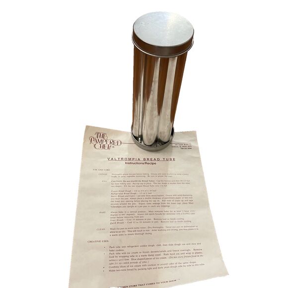 The Pampered Chef Valtrompia Bread Tube Flower Shape #1550 Unused - Picture 1 of 6